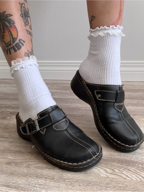Lady comfort Shoes - Classic Black Leather Mules with Buckle Detail